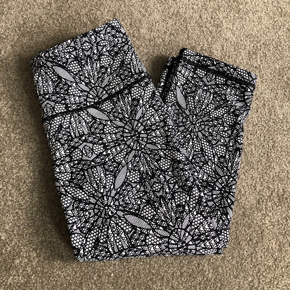 Victoria’s Secret Workout cropped pants